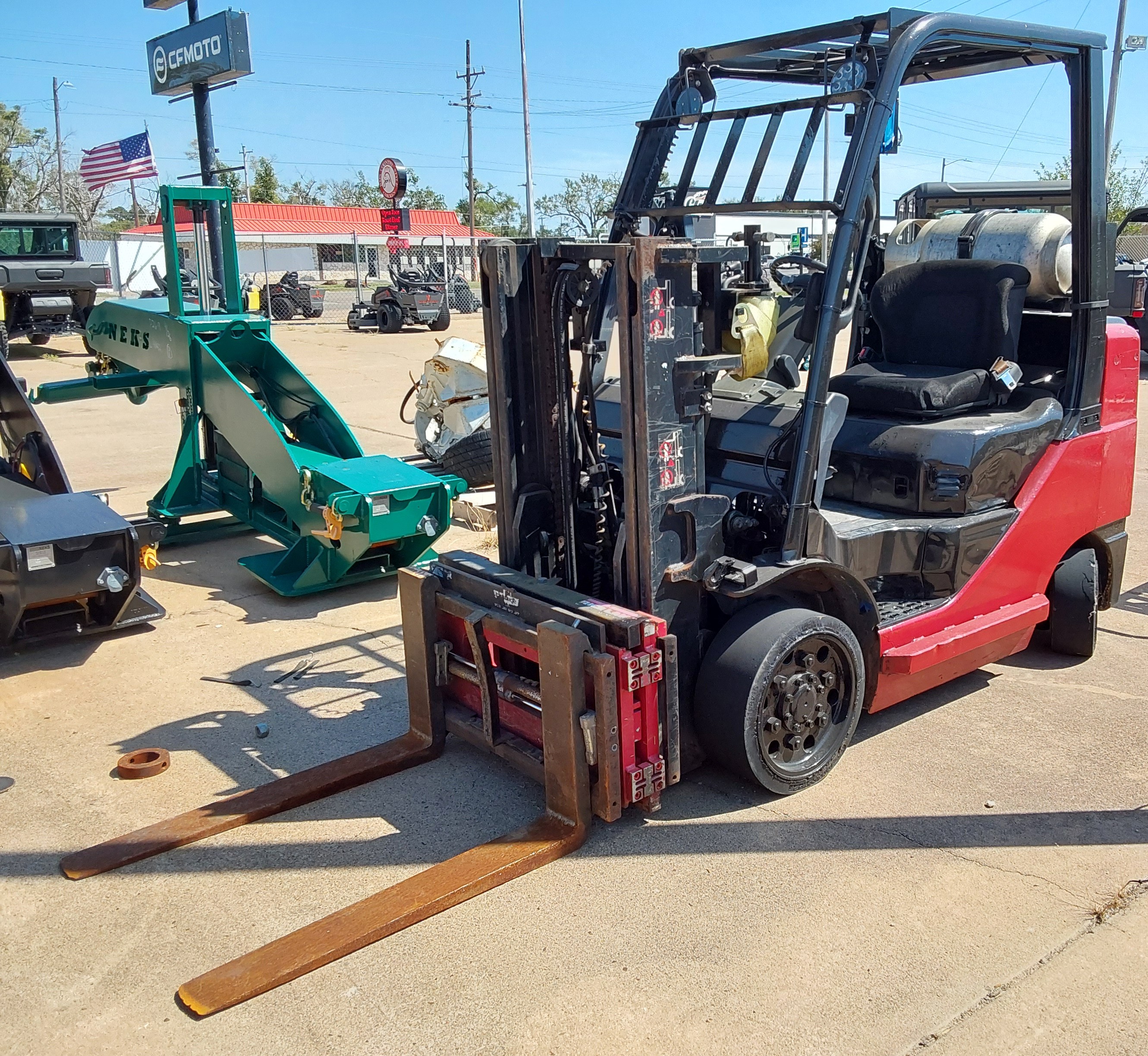 2007 TOYOTA 8FGCU30 FORKLIFT Heavy Equipment