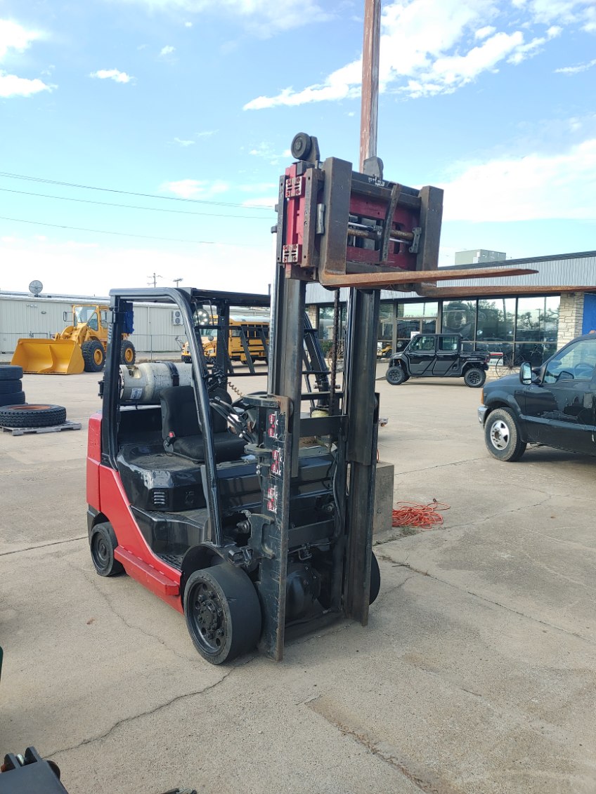 2007 TOYOTA 8FGCU30 FORKLIFT Heavy Equipment