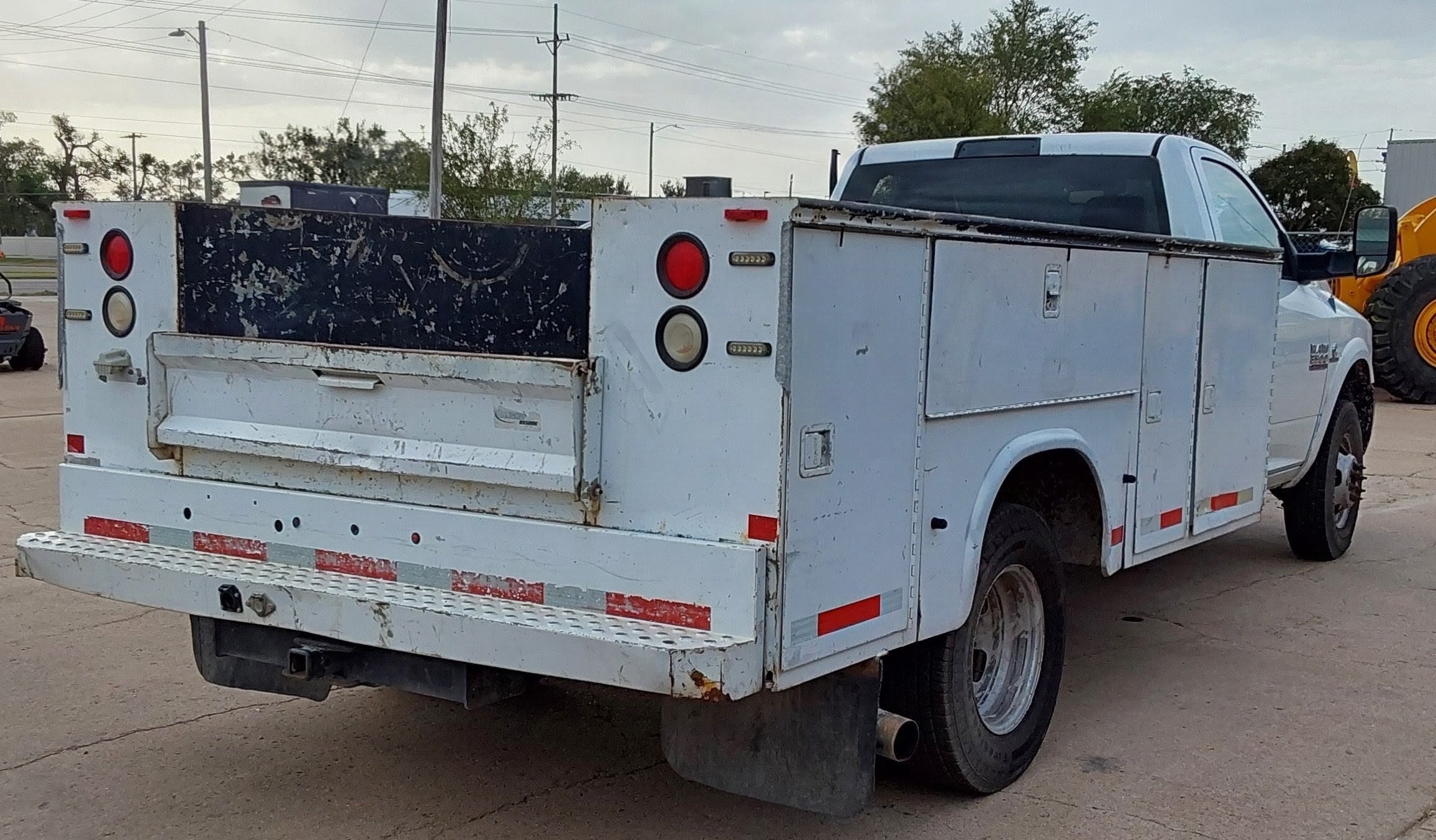 2014 Dodge RAM RAM 3500 Chassis 4x4 Regular Cab / 167.5" WB Car/Truck