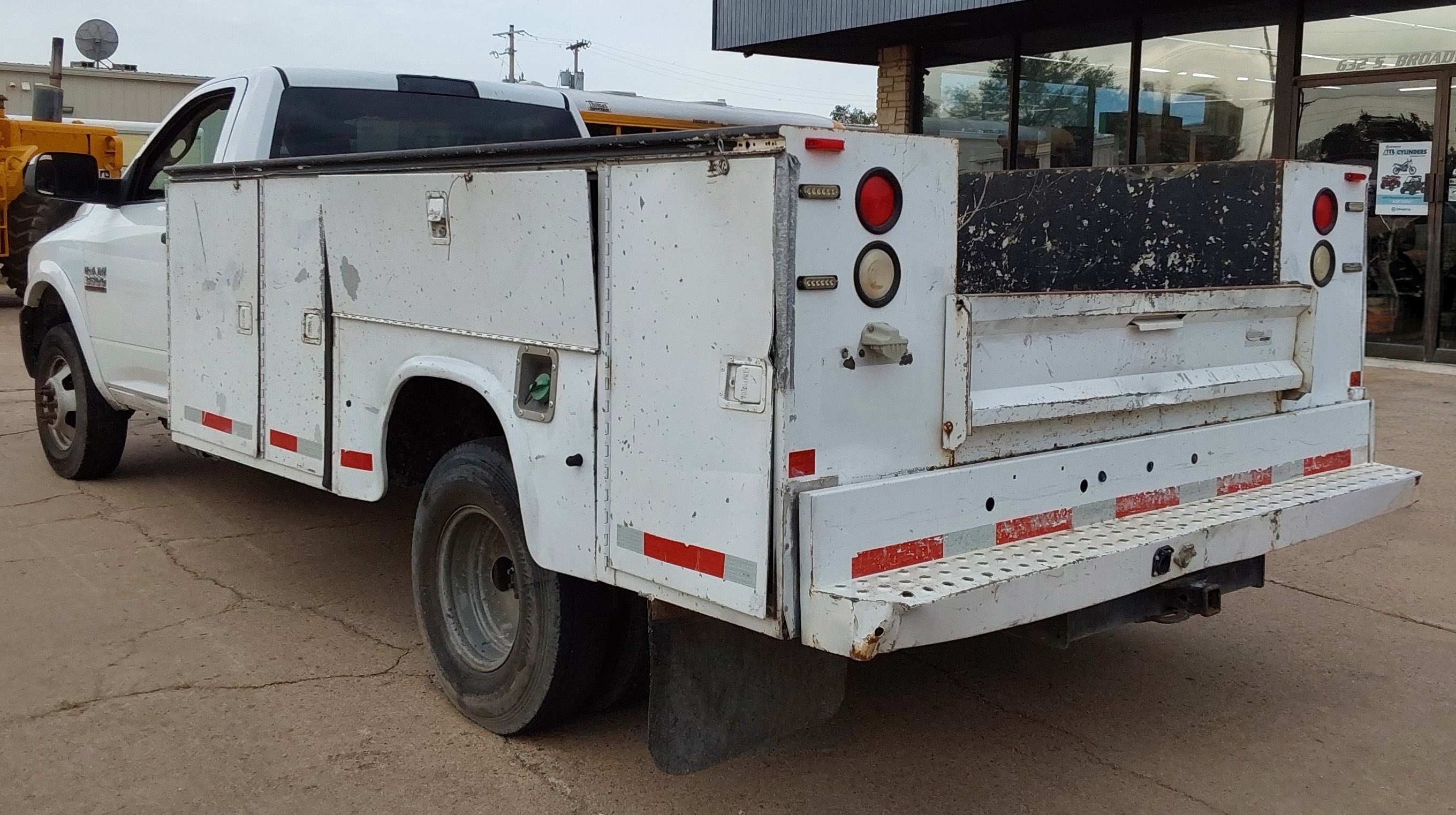 2014 Dodge RAM RAM 3500 Chassis 4x4 Regular Cab / 167.5" WB Car/Truck