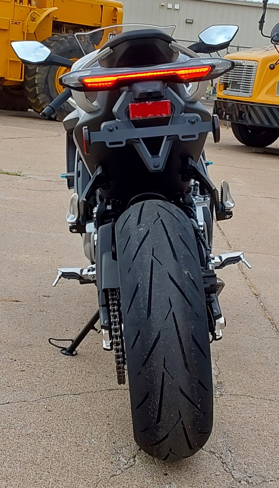 2026 CFMOTO 675SS Motorcycle / Scooter