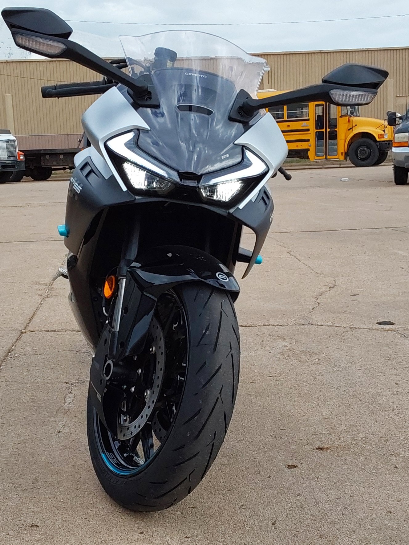 2026 CFMOTO 675SS Motorcycle / Scooter