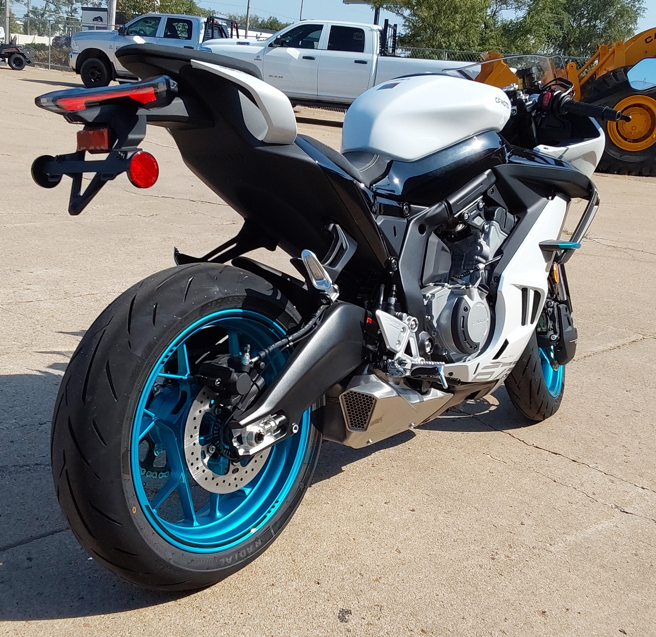 2026 CFMOTO 675SS Motorcycle / Scooter