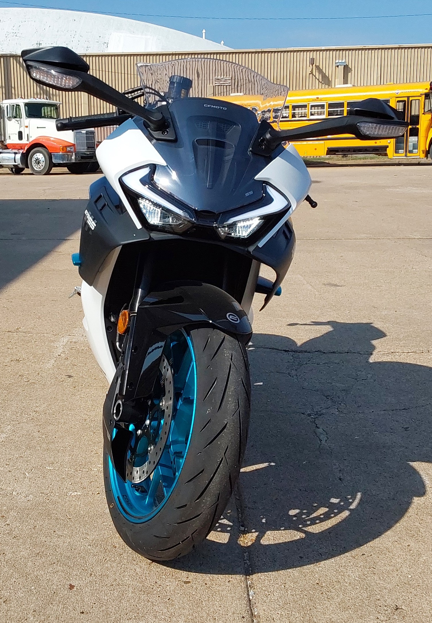 2026 CFMOTO 675SS Motorcycle / Scooter