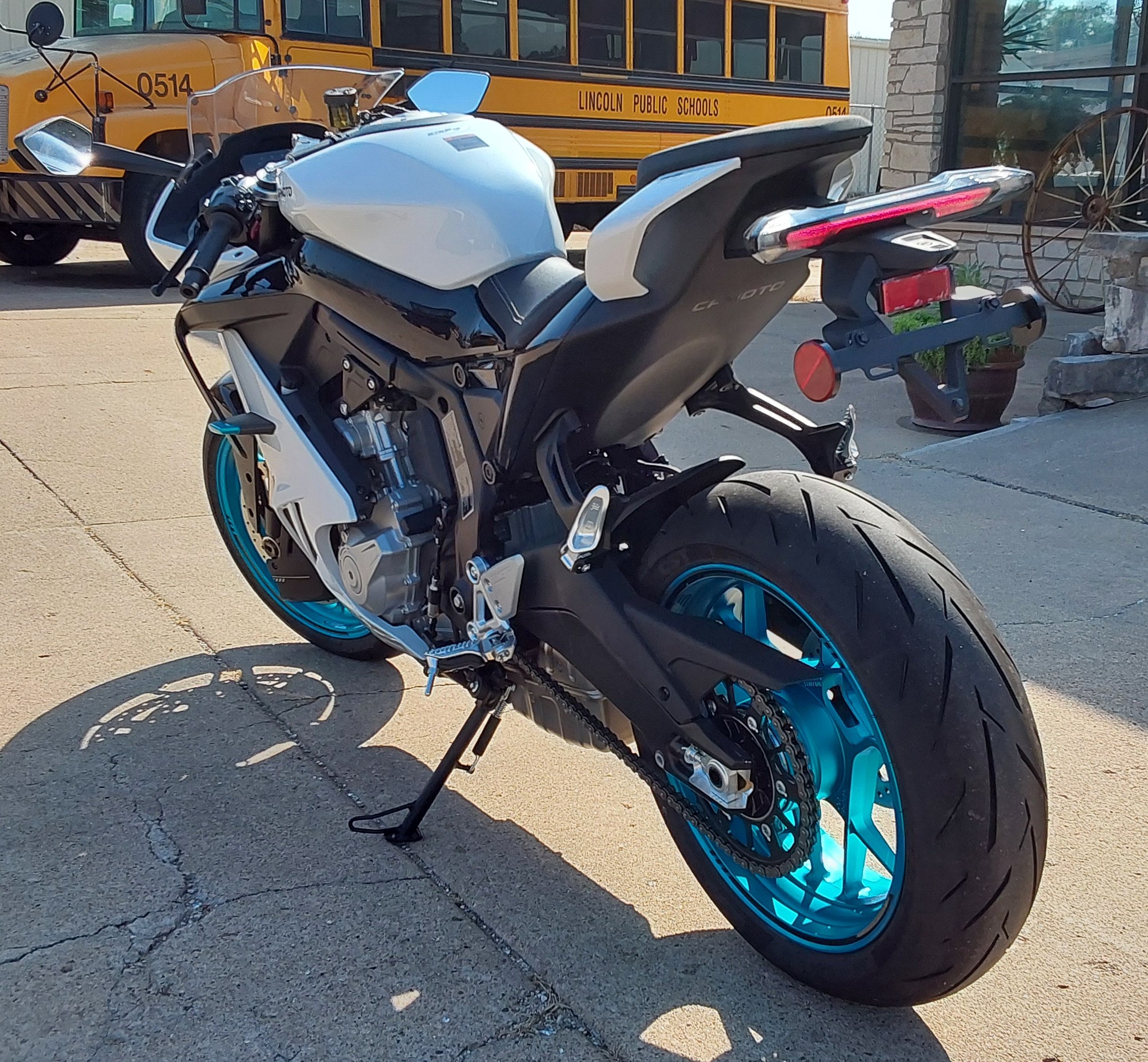 2026 CFMOTO 675SS Motorcycle / Scooter